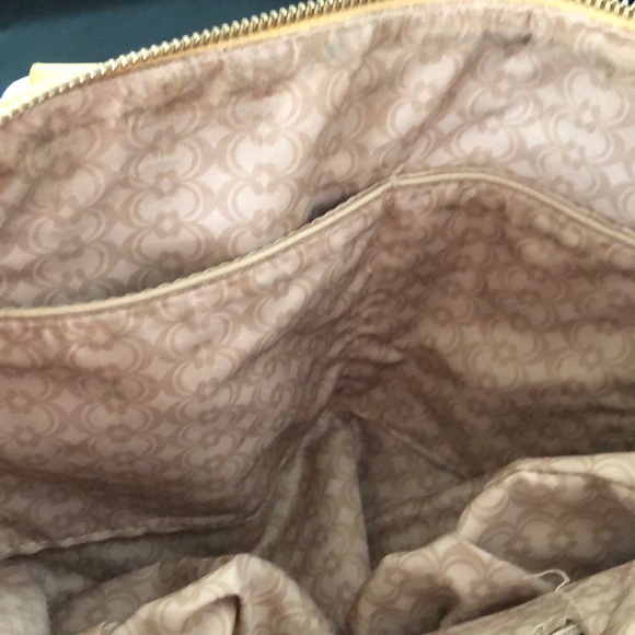 “C” yellow color shoulders Bag - Picture 7 of 14